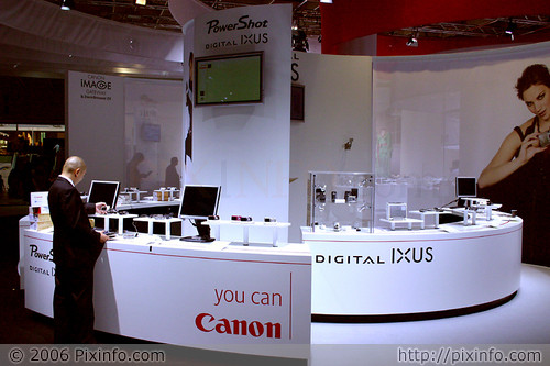 Canon Digital IXUS ultrakompaktok standja