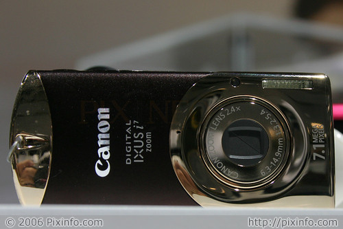 Canon Digital IXUS i7 Zoom