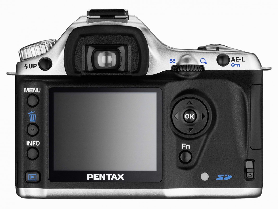 Pentax Ist Dl / Pentax ist DL DSLR Camera with 18-55 Lens Kit