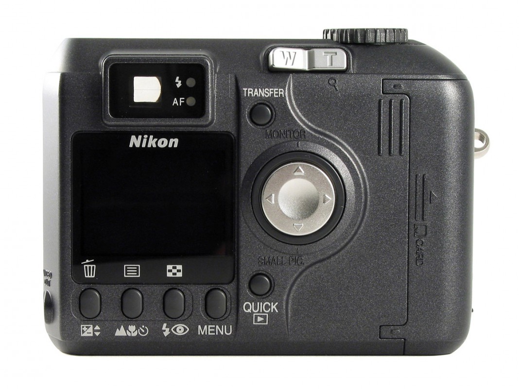 Nikon Coolpix 885 adatlap, vélemények - Pixinfo.com