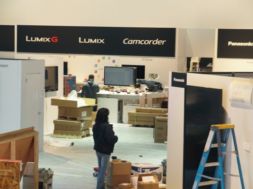 CES 2013: Panasonic stand LUMIX részlege építés alatt