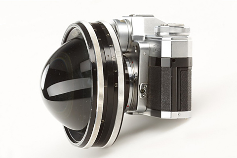 Carl_Zeiss_Super-Q-Gigantar_40mm_f0,33_lensside1