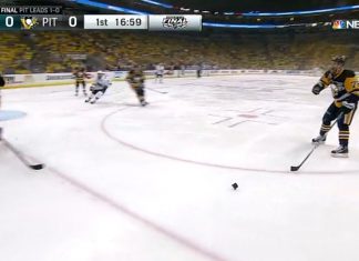 Veszélyes sport a jéghoki, de a fotózása sem különben